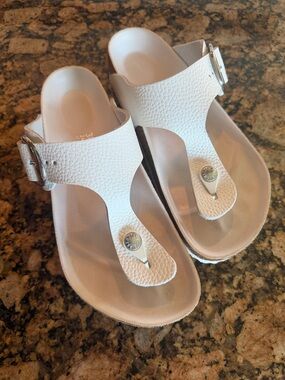 Birkenstock White Gizah Pebble Leather Sandals with Silver Big Buckle - Size 38